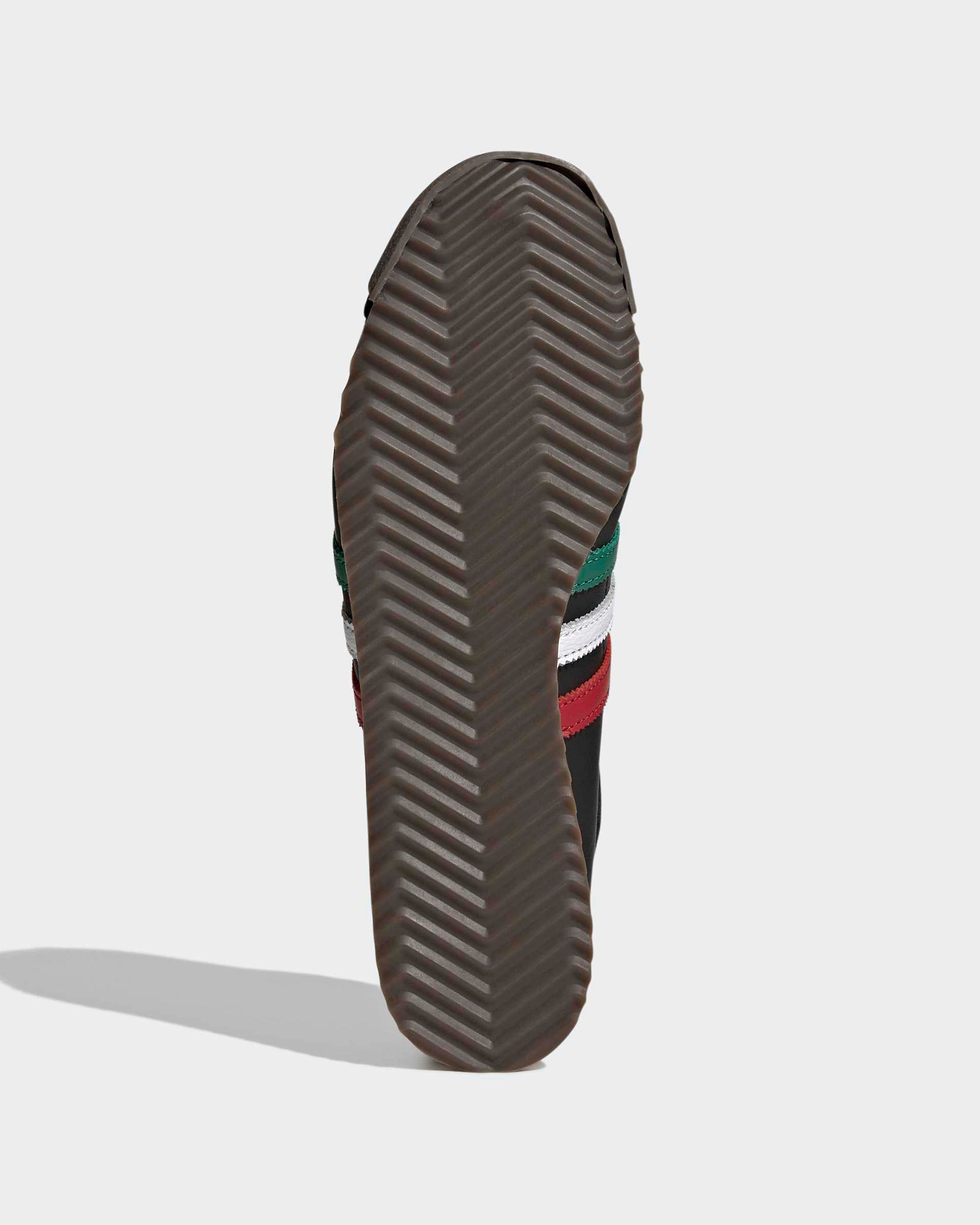 Italia 60s Shoes Black — close-up design detail showing Mercedes-AMG PETRONAS F1 styling and product details | Dash Racegear