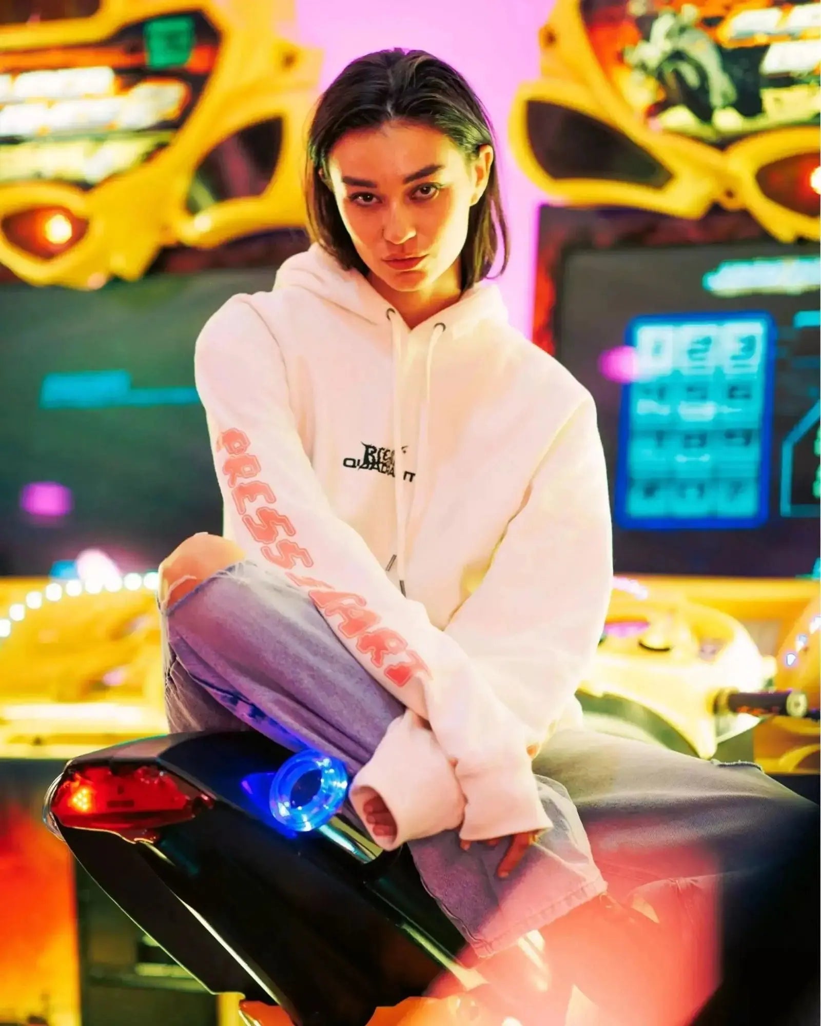 SWIRL BONE HOODIE image 3
